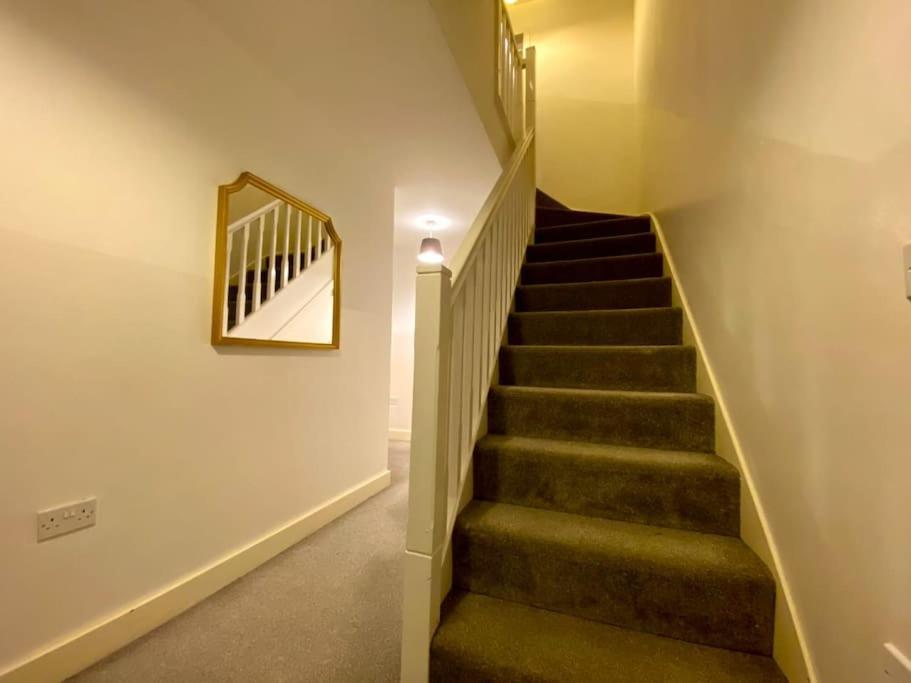 Uniquejoe Properties - 3 Bedroom Manchester Esterno foto